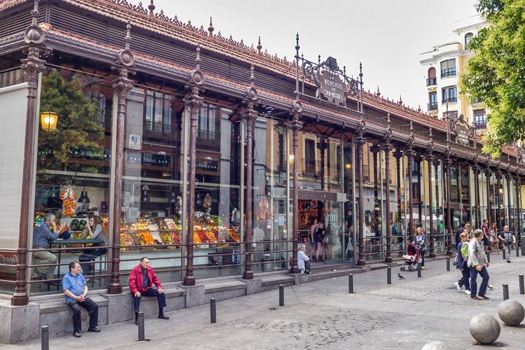 Ilustrasi Mercado de San Miguel di Madrid, Spanyol.