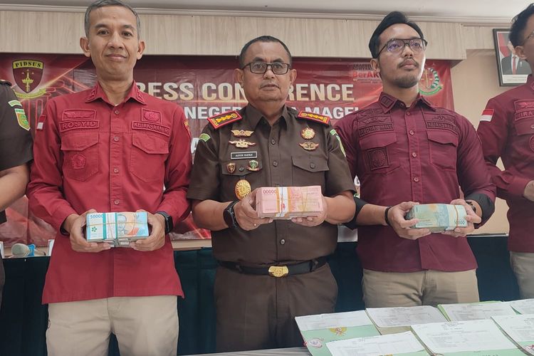 Keluarga Tersangka hingga Puluhan Pegawai Kembalikan Uang Dugaan Korupsi Bank Magelang