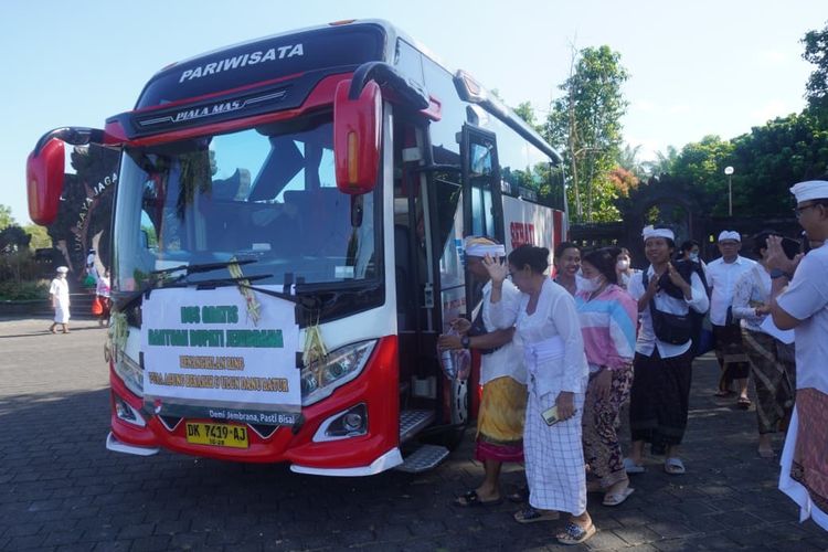 Bupati Jembrana Rintis Bus Gratis Pemedek, Berangkat Perdana 18 April 2026