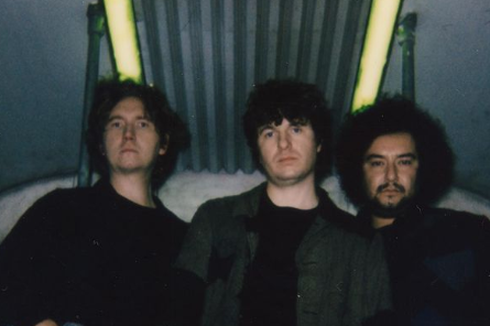 Lirik dan Chord Lagu Runaway dari The Kooks