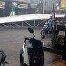 Atap Kanopi di Duren Sawit Terbang karena Angin Kencang, 2 Pengendara Motor Luka-luka