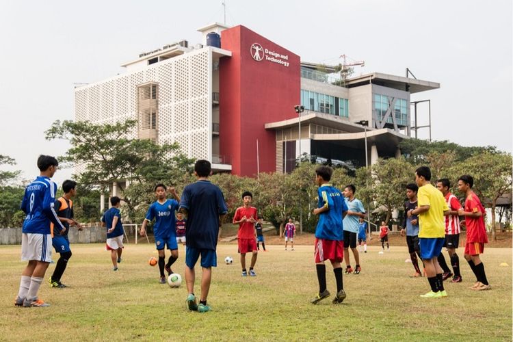 Siswa SWA saat sedang mengikuti salah satu program CAS, Riveria Football.