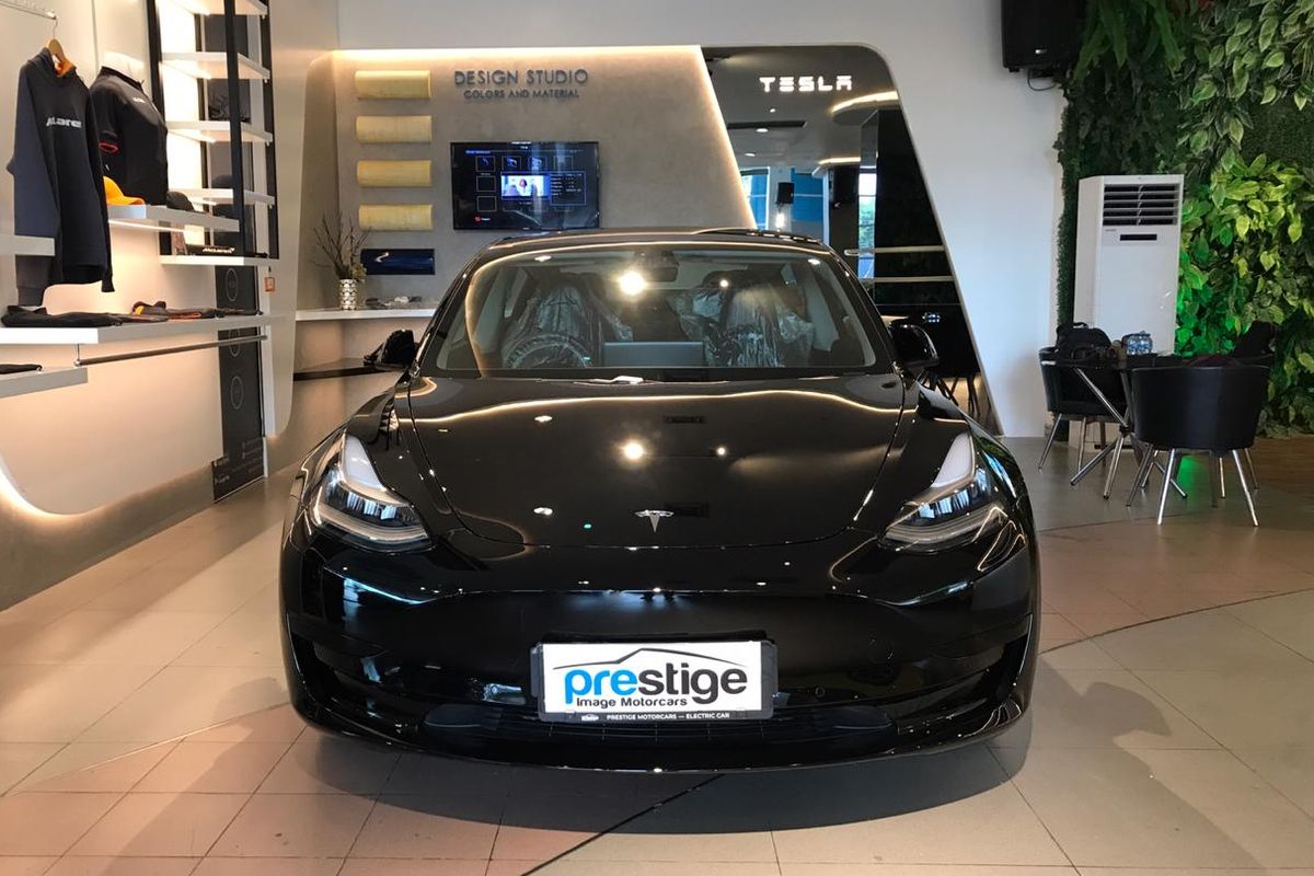 First Impression Tesla Model 3