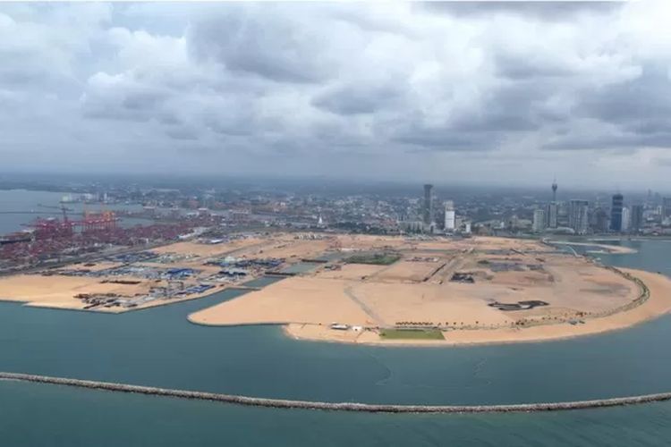 Kota yang dibangun di atas pasir diklaim akan menyaingi pusat keuangan lainnya seperti Dubai, Singapura atau Hong Kong.