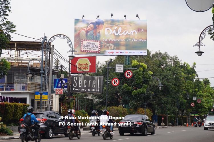 Menyambut hari Dilan yang akan dilaksanakan pada 24 Februari 2019 nanti, rumah produksi Max Pictures menempatkan lebih dari 30 baliho Dilan di Bandung dan sekitarnya. Pemasangan baliho tersebut dimulai sejak Selasa (12/2/2019) kemarin.