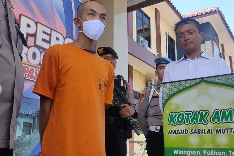 Pemuda tanggung mencuri isi kotak amal di sebuah rumah makan di Kalurahan Palihan, Kapanewon Temon, Kabupaten Kulon Progo, Daerah Istimewa Yogyakarta. Ia mengaku sudah beberapa kali mencuri di beberapa tempat, dua di antaranya tertangkap.