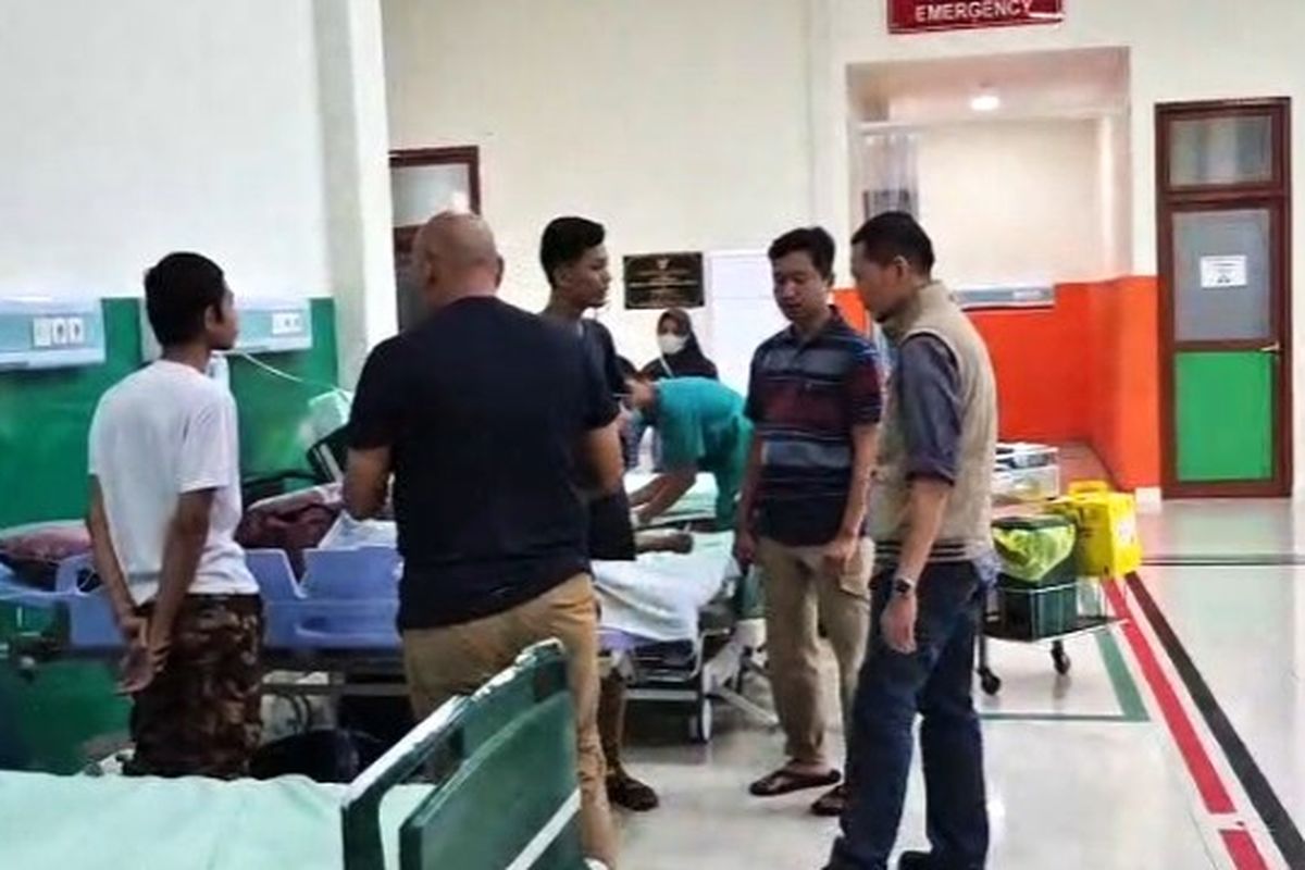 Lima anak dibawah umur warga Jalan Irawan, Kelurahan Kepatihan, Kecamatan Ponorogo, Kabupaten Ponorogo, terluka saat mercon untuk balon udara yang akan diterbangkan saat Idul Adha meledak.