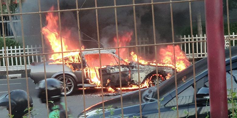 Mustang Shelby GT500 Terbakar di Pondok Indah