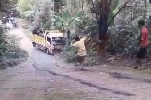 Viral Video Truk Pembawa Rombongan Pelajar di Banjarnegara Tak Kuat Menanjak, lalu Mundur dan Terguling