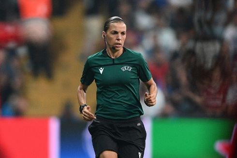 Stephanie Frappart, Wasit Wanita Pertama yang Akan Memimpin Laga Liga Champions