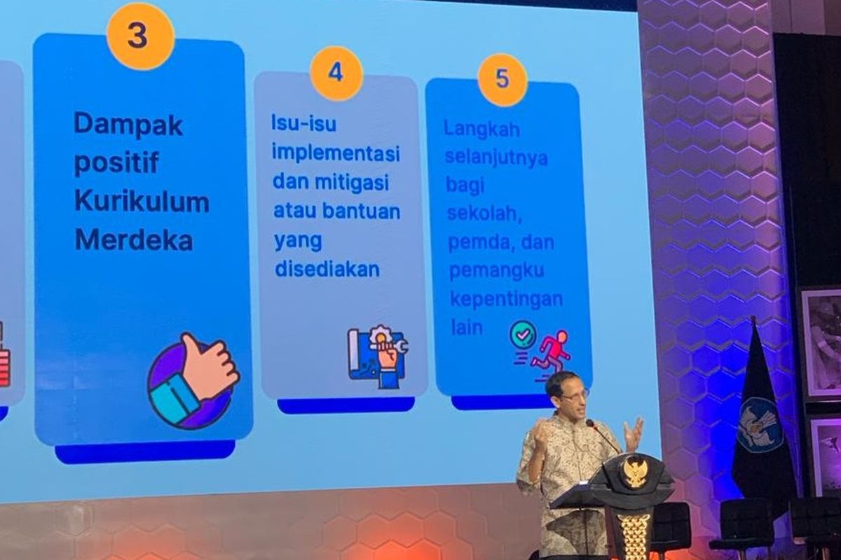 Mendikbud Ristek Nadiem Makarim saat meresmikan Kurikulum Merdeka menjadi kurikulum nasional di Gedung Kemendikbud Ristek, Jakarta, Rabu (27/3/2024).