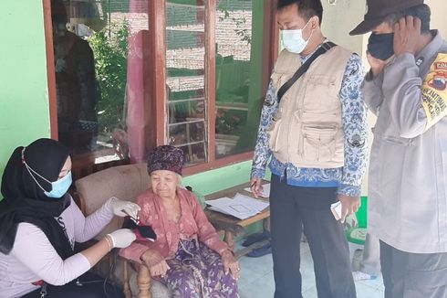 10 Kali Skrining Kesehatan, Mbah Tarmi Lansia 102 Tahun di Kota Tegal Akhirnya Divaksin