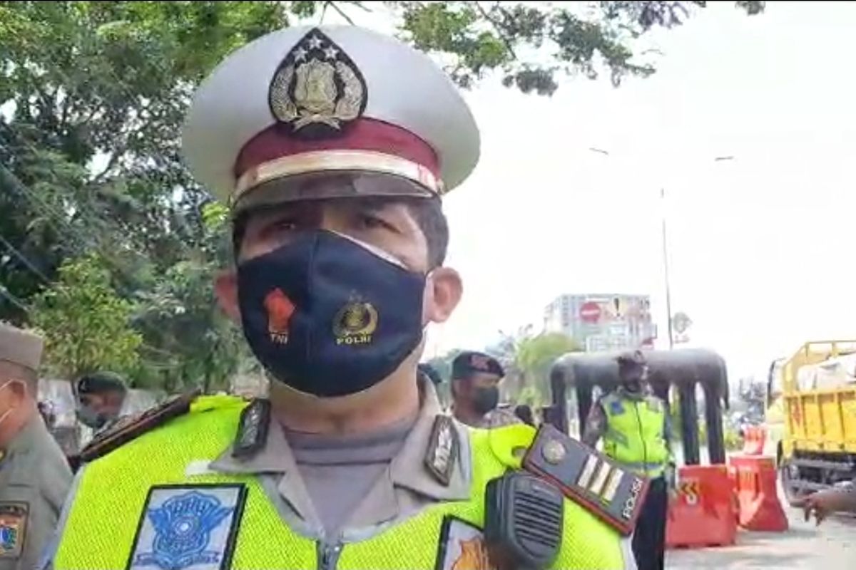 Kanit Lantas Kalideres AKP Arif Rahman di titik penyetakan Jalan Daan Mogot, Kalideres, Jakarta Barat pada Senin (9/8/2021).