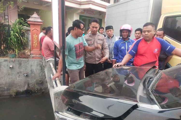 Mobil yang Ditumpangi Anggota DPRD Trenggalek Tabrak Motor di Ponorogo, Sopir Diduga Mengantuk