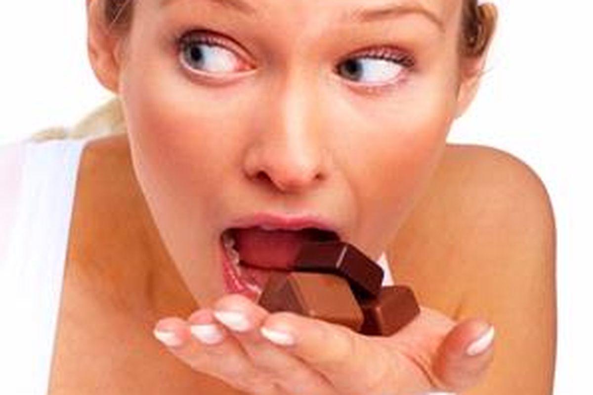 Tak perlu sembunyi-sembunyi lagi saat menikmati dark chocolate.