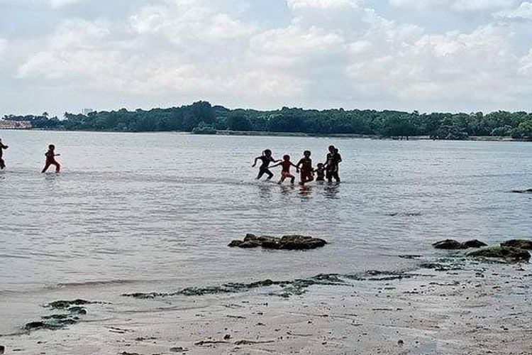 Pantai Dangas, Kota Batam, Provinsi Kepulauan Riau.