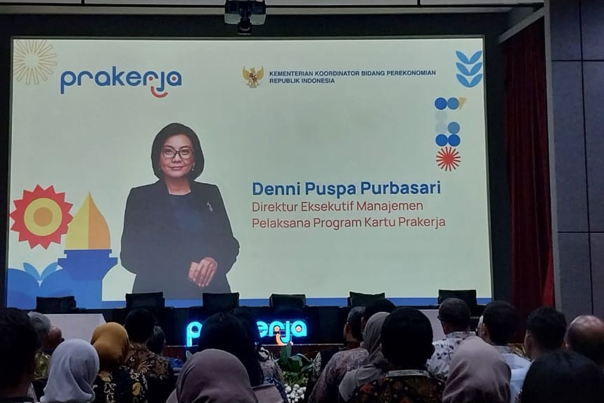 Direktur Eksekutif Manajemen Pelaksana Program Kartu Prakerja, Denni Puspa Purbasari menyampaikan sambutan dalam Diskusi Publik di Kantor Kemenko Perekonomian, Jakarta, Rabu (13/9/2023).
