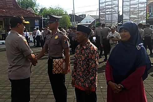 Pesan Orangtua Lulusan Bintara Terbaik Jatim 2020: Jangan Mau Disuap Kalau Nanti Bertugas