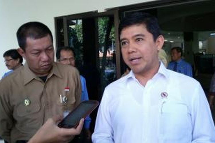 Menteri Pendayagunaan Aparatur Negara dan Reformasi Birokrasi, Yuddy Chrisnandi  melakukan sidak di Pemprov DIY dan Pemerintah Kota Yoyakarta