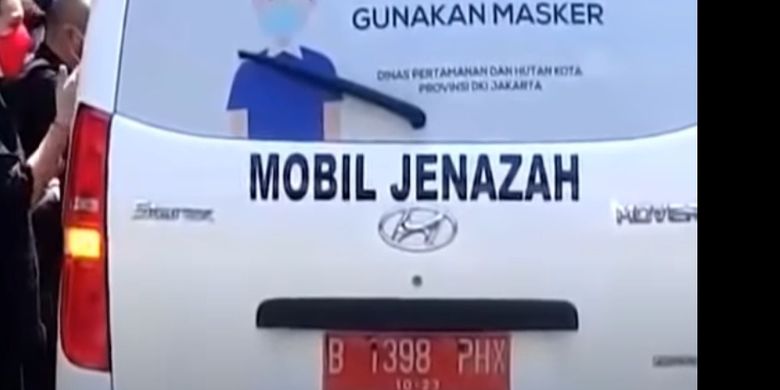 Tangkapan layar gambar mobil ambulans dalam video hoaks Megawati meninggal