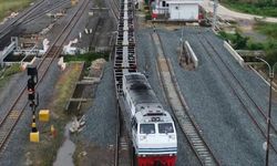 Dukung Industri Dalam Negeri, KAI Hadirkan Layanan Gerbong Datar dari Banyuwangi ke Sumatera Selatan 