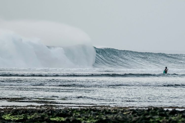 G-Land atau Pantai Plengkung Banyuwangi, Jawa Timur.