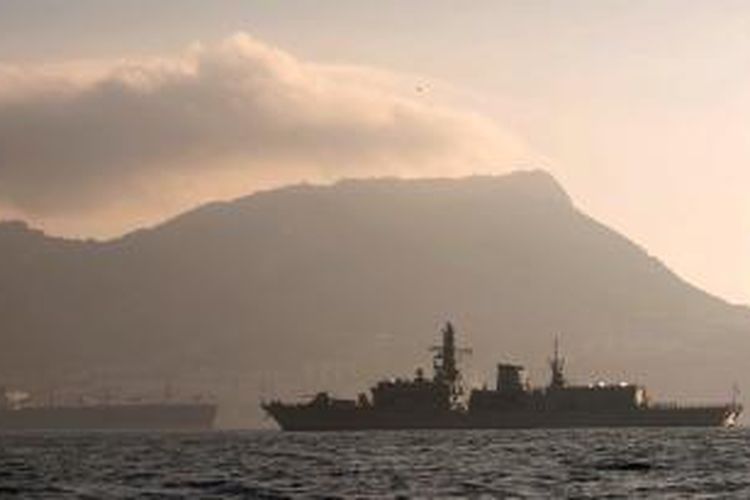 Fregat Inggris HMS Westminster berlayar di perairan Gibraltar untuk mengikuti latihan di perairan wilayah seberang lautan Inggris itu. Kedatangan kapal-kapal perang Inggris ini dianggap politisi Spanyol sangat provokatif di tengah krisis terkini terkait wilayah kantung yang dikuasai Inggris sejak 300 tahun lalu.