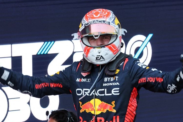 Pebalap Red Bull, Max Verstappen, menjadi pemenang F1 GP Spanyol di Sirkuit Catalunya, Minggu (4/6/2023) malam WIB. (Photo by Lluis GENE / AFP)