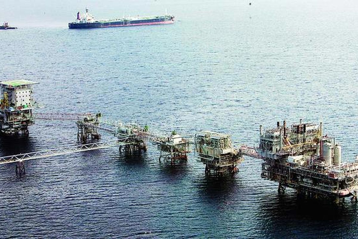 Salah satu fasilitas yang ada di lapangan Pertamina Hulu Energi Offshore North West Java yang menjadi operator dari lapangan yang mencakup area mulai dari Kepulauan Seribu, Jakarta, sampai sebelah utara Cirebon, Jawa Barat. Kenaikan harga minyak mentah dunia diperkirakan menjadi salah satu sumber inflasi pada 2011. 