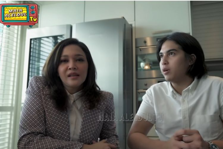 Produser musik Maia Estianty dan putra keduanya, El Rumi.