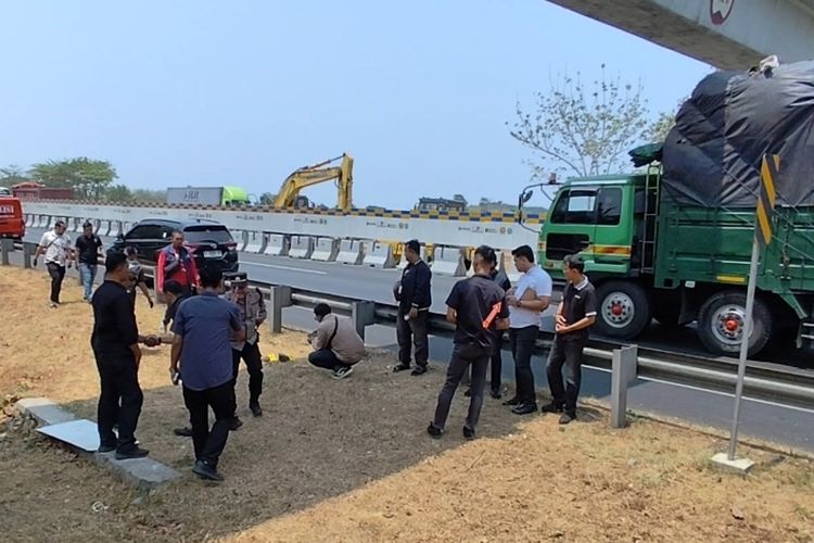 Bus Rombongan Suporter Persija Dilempari Batu di Tol Palikanci Cirebon, 2 Orang Luka-Luka