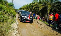 Buruknya Tata Kelola Bikin Jalan Rusak di Daerah Makin Parah