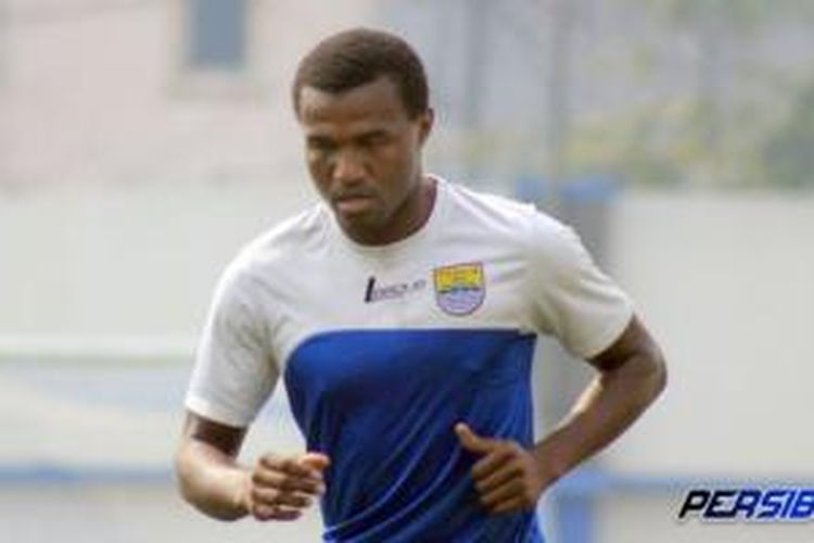 Penyerang Persib Bandung, Djibril Coulibaly. 