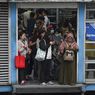 Transportasi Jakarta Abaikan Protokol Kesehatan pada New Normal