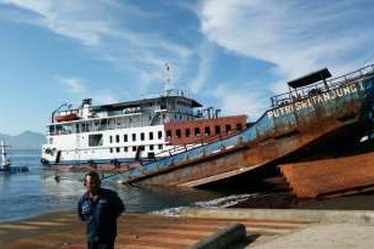 Kapal LCT Putri Sritanjung 1 tenggelam di perairan Pantai Bulusan Kecamatan Kalipuro Kabupaten Banyuwangi
