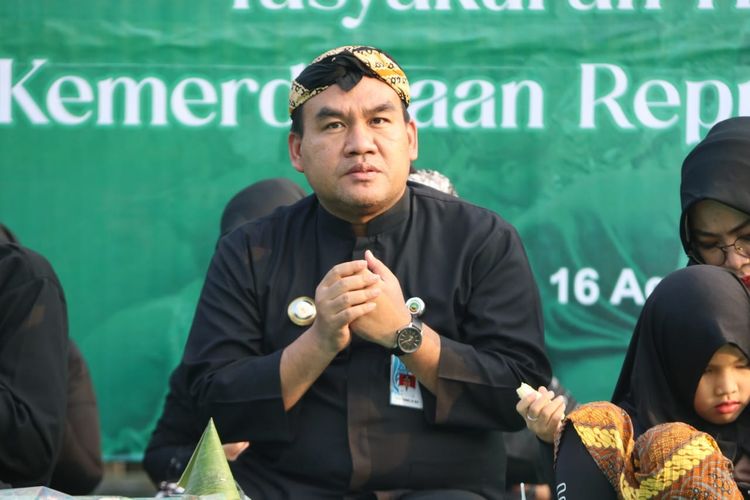 Bupati Blora Arief Rohman bersama masyarakat mengikuti tasyakuran Hari Ulang Tahun (HUT) ke-79 Republik Indonesia (RI), yang dikemas dalam bentuk acara Gas Desa Bumi Blora.