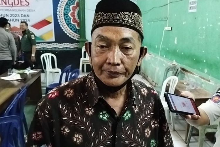 Kepala Desa (Kades) Cilongok, Kecamatan Cilongok, Kabupaten Banyumas, Jawa Tengah, Waluyo, saat memberi pernyataan kepada wartawan, Rabu (14/9/2022).
