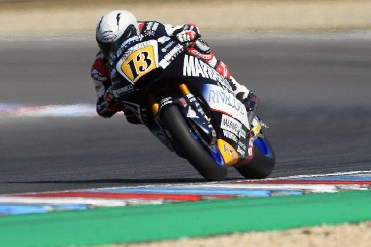 Aksi pebalap Marinelli Snipers Team Moto 2, Romano Fenatim, pada sesi latihan bebas GP Ceko di Brno, 3 Agustus 2018. 