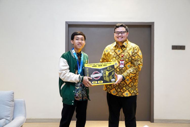 Siswa Asal Kediri Juara Nasional LKS Bidang Pengelasan, Mas Dhito Beri Beasiswa hingga Kuliah