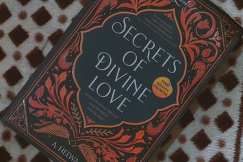 Secrets of Divine Love: Sebuah Perjalanan Iman yang Menyembuhkan
