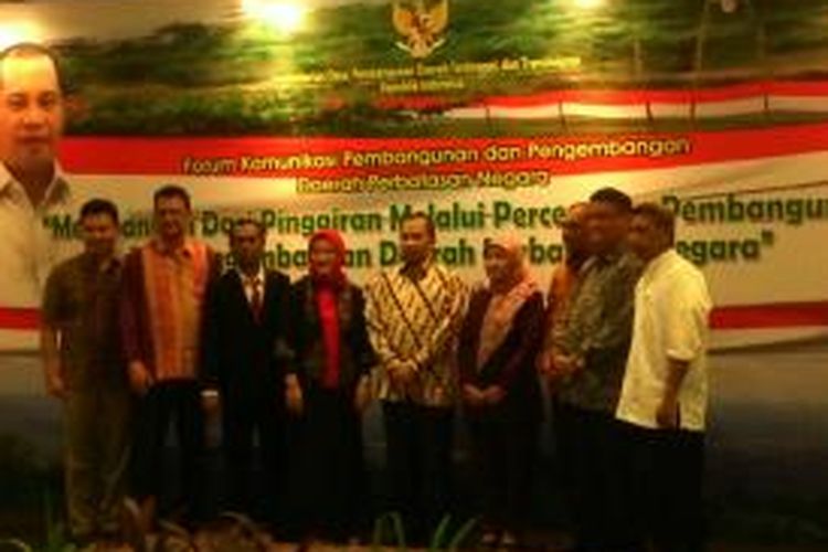 Menteri Desa, Pembangunan Daerah Tertinggal dan Transmigrasi, Marwan Ja'far, usai acara penandatanganan MoU Percepatan Pembangunan dan Pengembangan Daerah Perbatasan, Jakarta, Kamis (9/7/2015).
