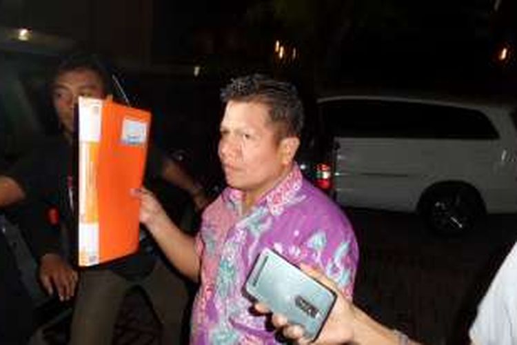 Kepala Kejaksaan Negeri Subang, Chandra Yahya Welo, seusai diperiksa di Gedung KPK, Jakarta, Rabu (1/6/2016).