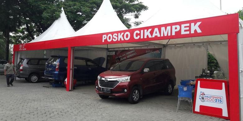 Posko siaga Toyota liburan Natal dan tahun baru KM 57 Cikampek.