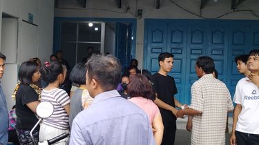 Tak Diterima Sebagai Relawan, Warga Demo ke Kantor SPPG Sudirejo Medan
