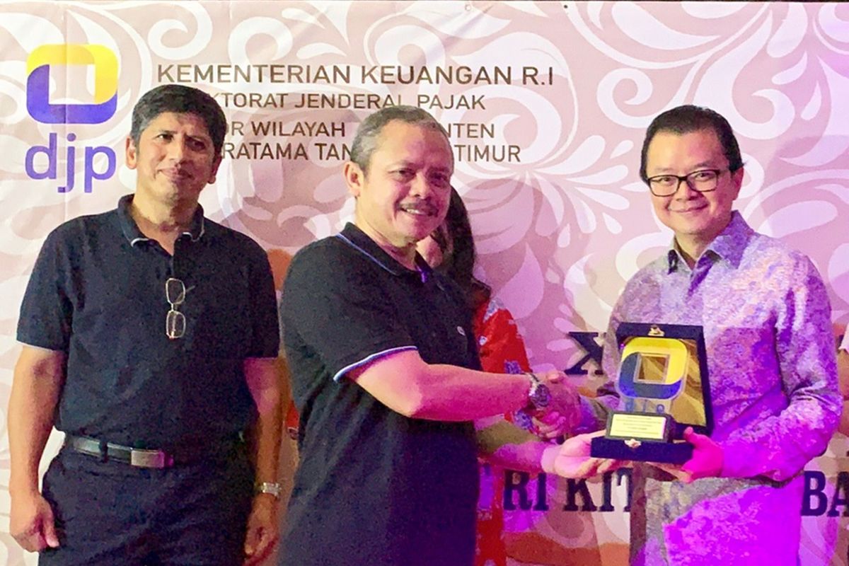 PT Triniti Dinamik menerima penghargaan sebagai salah satu wajib pajak terbaik di wilayah KPP Tangerang Timur. Penghargaan ini merupakan yang keempat berturut-turut sejak 2015 hingga 2018. Presiden Direktur PT Triniti Dinamik Samuel S Huang menerima penghargaan dari Kakanwil DJP Banten Jatnika, Selasa (24/9/2019).