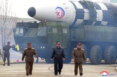 Kim Jong Un Awasi Latihan Peluncuran ICBM Berbahan Bakar Padat Terkuat di Korea Utara