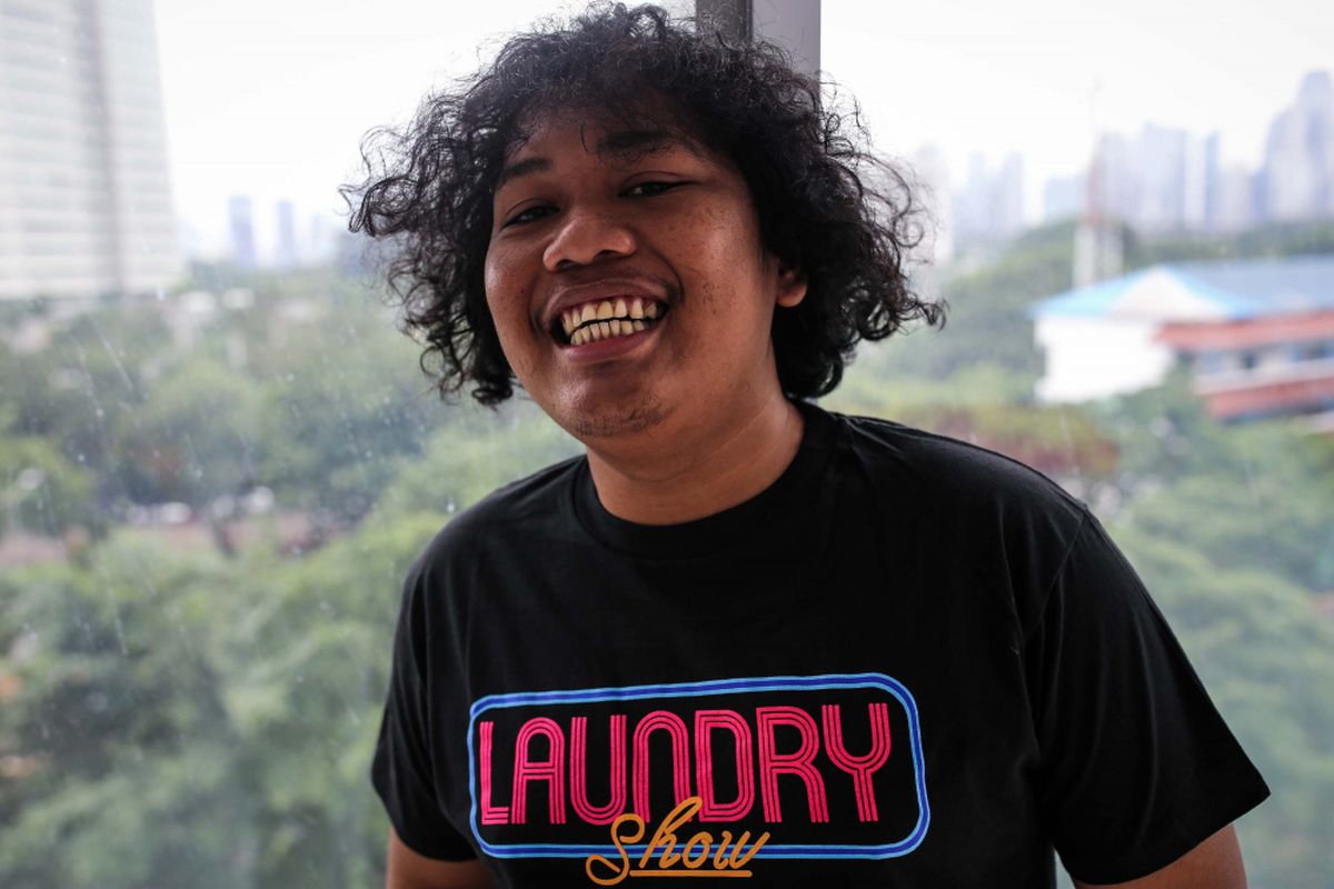 Marshel Widianto berpose saat media visit film Laundry Show di Menara Kompas, Palmerah, Jakarta Barat, Rabu (23/01/2019). Melibatkan sejumlah stand up comedian dan pelawak, film Laundry Show ini akan tayang pada 7 Februari 2019 mendatang.