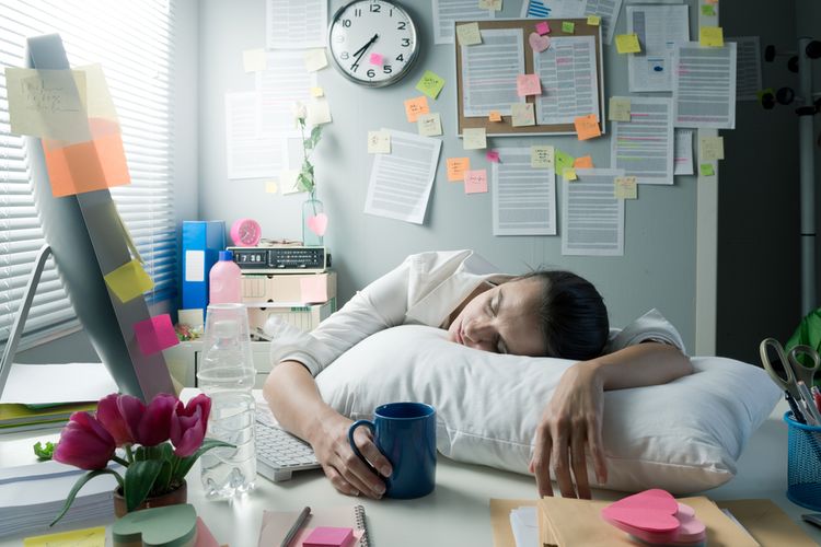Rasa lelah yang tidak wajar bisa menjadi salah satu gejala sindrom kelelahan kronis.