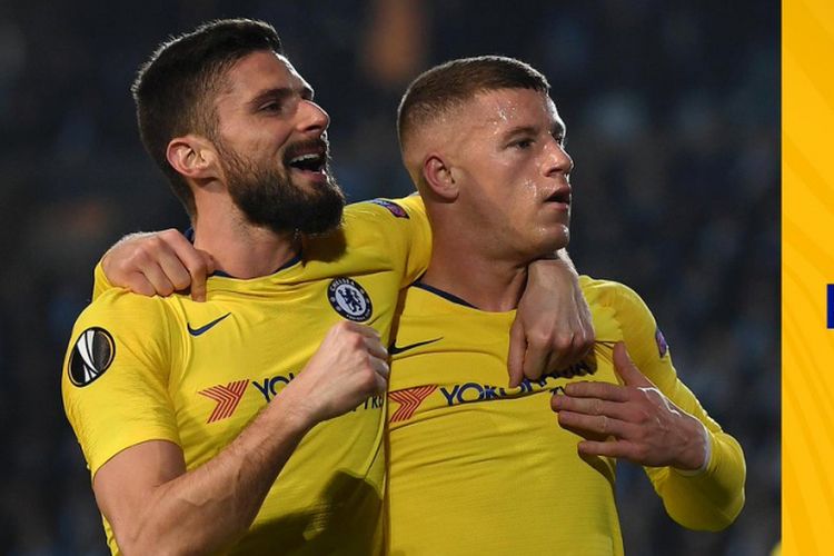 Ross Barkley dan Olivier Giroud tengah merayakan gol Chelsea pada pertandingan versus Malmo di Swedia dalam babak 32 besar Liga Europa, 14 Februari 2019. 
