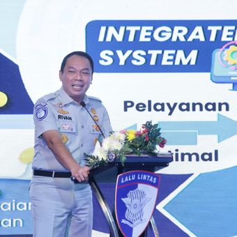 Dirut Jasa Raharja Rivan A Purwantono terlihat menyampaikan sambutannya dalam Rakernis Fungsi Penegakkan Hukum di Yogyakarta, Selasa (5/11/2024). 